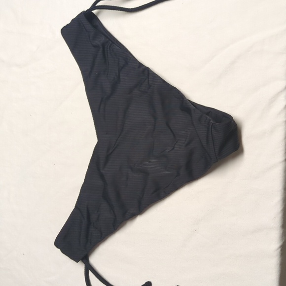 2/$25-Skinny Dip Ribbed Black V-Shape Bikini Bottom/Notched Top Size Large NWOT - Picture 9 of 15